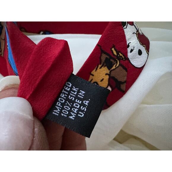 PEANUTS VTG 90’s Red 100% Silk Necktie VALENTINES DAY Hearts USA MADE - Picture 4 of 6
